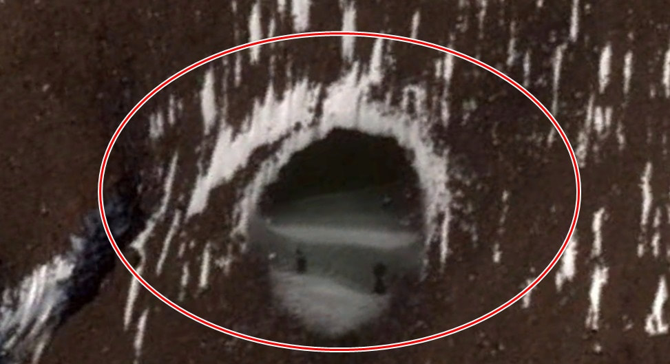 New entry into an Underground Base discovered in Antarctica by Google Earth 000000000000000000_16_orig