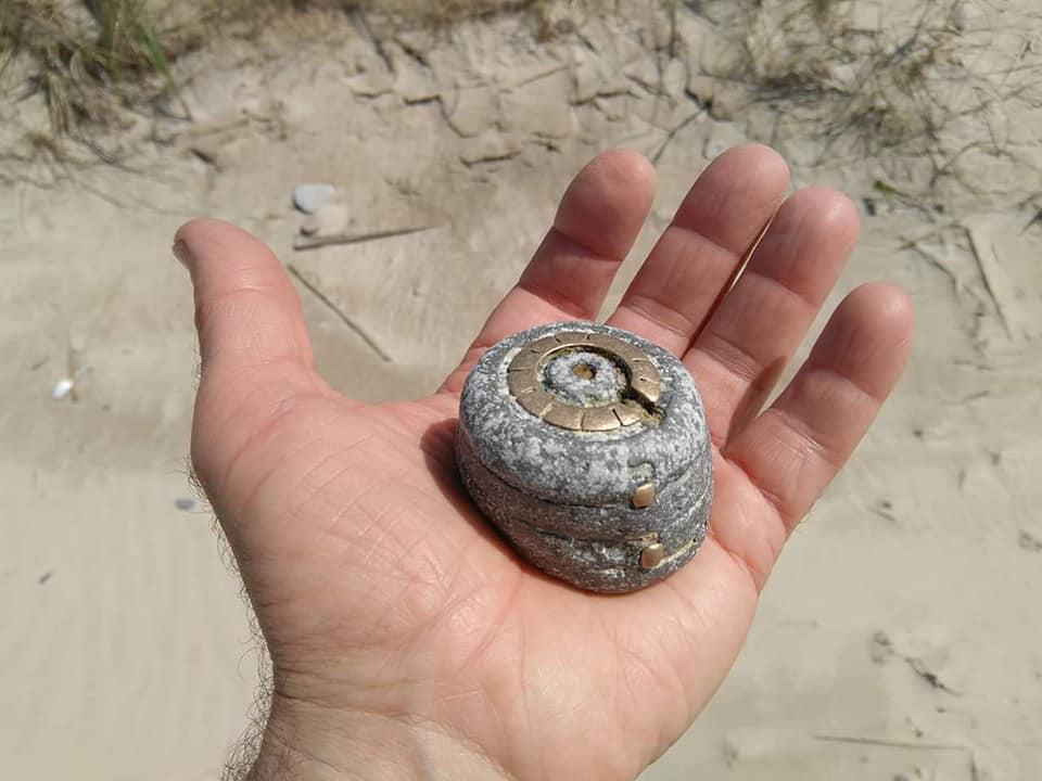 Strange artifact discovered on the shores of the Baltic Sea 67368462-2889307667752853-3324791216704323584-n_orig